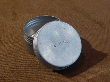 Davey Needle Tin
